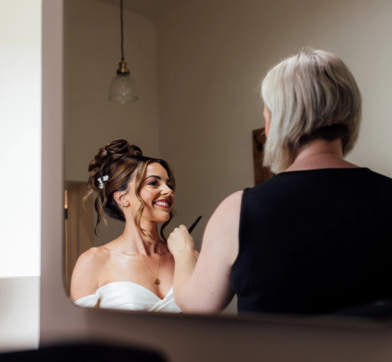 rachel bray Rachel Bray doing Makeup<br />