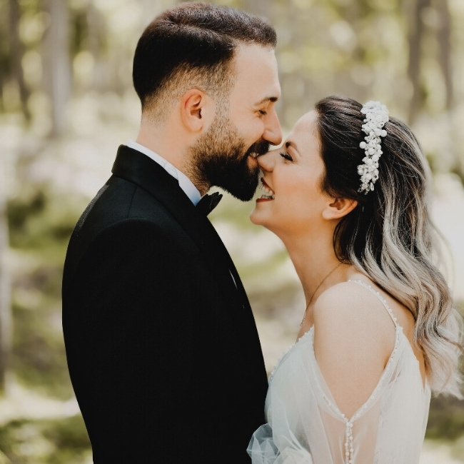 Couple Kissing Couple Kissing
