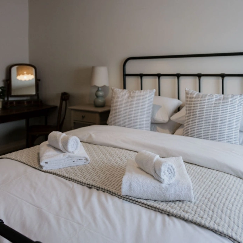 The Farriers Double Bed